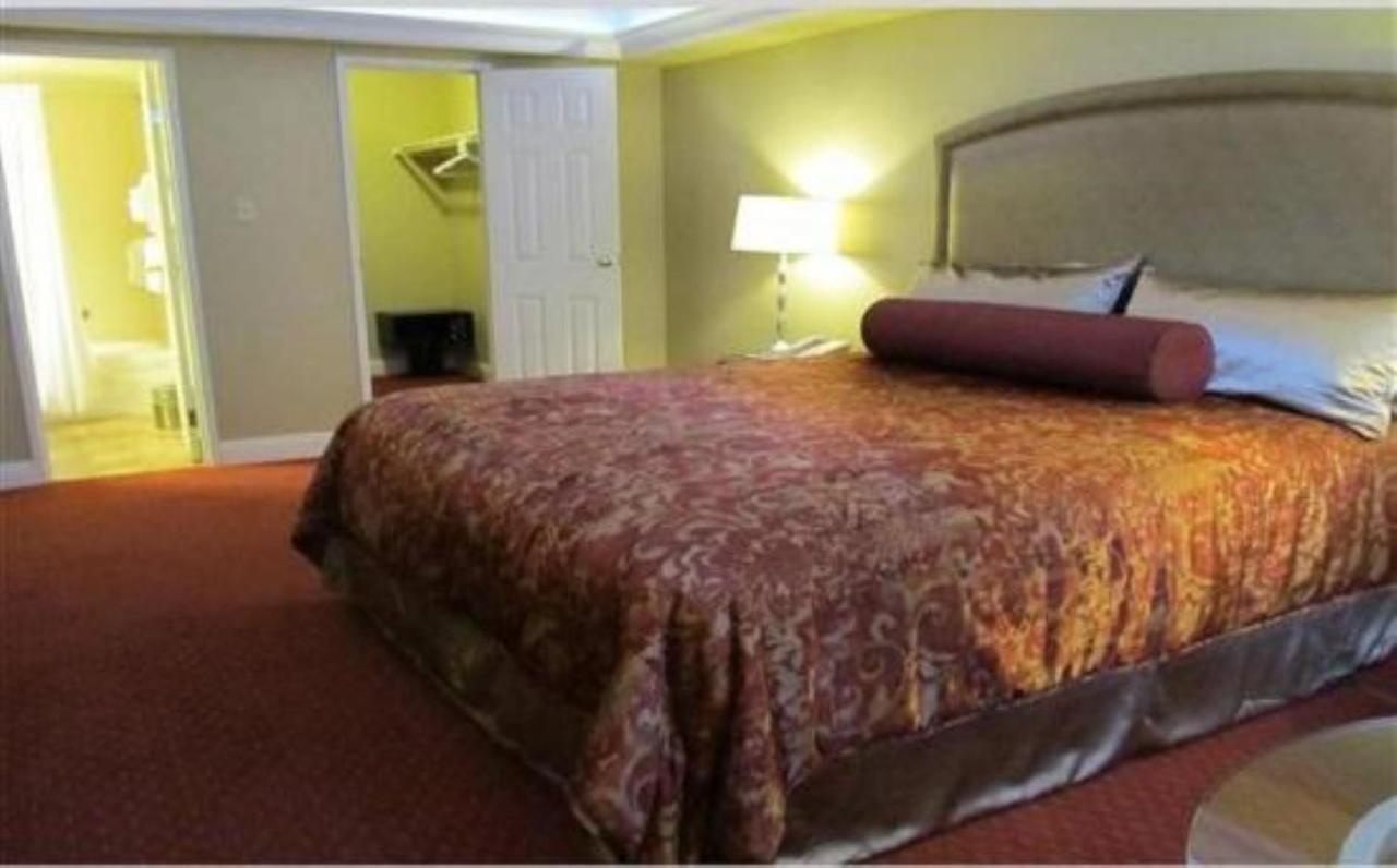 Getaways At The Jockey Club 3*