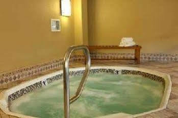 Apartahotel Getaways At The Jockey Club