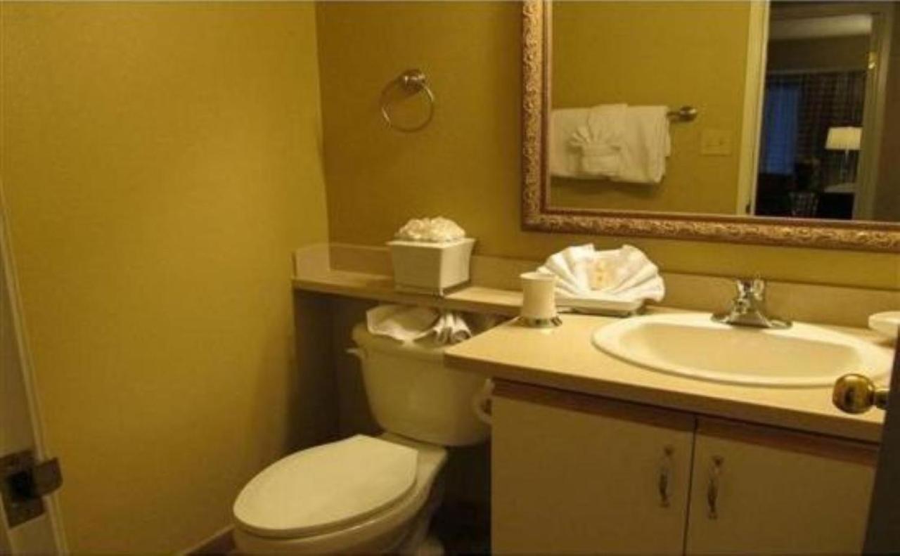 Getaways At The Jockey Club Apartahotel 3*