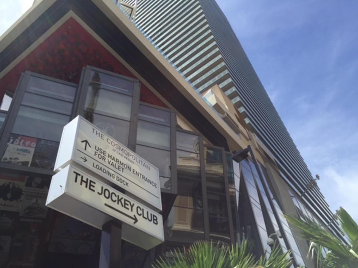 Apartahotel Getaways At The Jockey Club